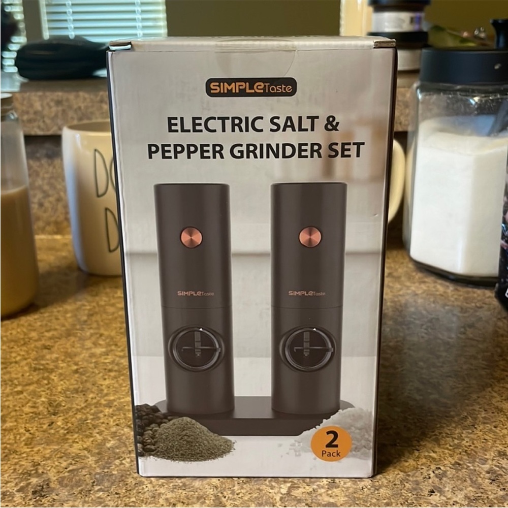 Electric Salt and Pepper Shakers